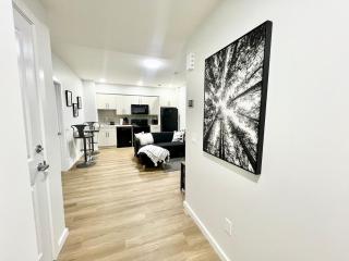 Cozy 2-BR Suite Close to WEM - Edmonton - 0