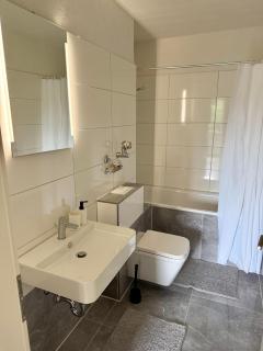 Comfy Modern 4-Bed Apartment, WiFi, 20min DUS, 5min A46 - Erkrath - 2