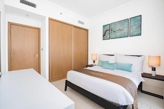 Escape24 Luxury 1BR with Sea View and Beach Access, Dubai Harbour - 8