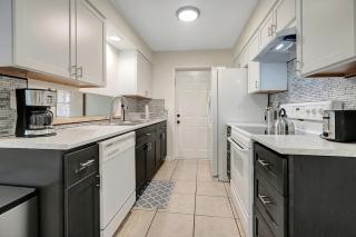 8 min to Kings Bay sleeps 6! Boat parking! - 3