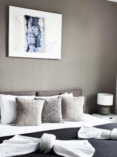 GrandLuxe - Shepherd's Bush - 2