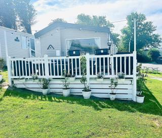 Newquay Seaside Lodge Retreat with Hot Tub - 6