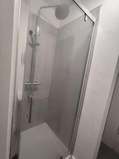 En-Suite Double-Bedroom in the Heart of Salford Manchester CR1 Perfect for Short Stays - 1