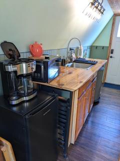 Farmhouse cabin on 33 acre farm - Powell River - 6
