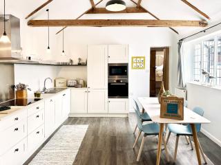 Bertie by The Suffolk Cottage Collection - Chillesford - 6