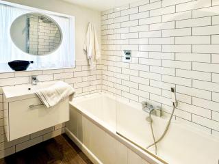 Bertie by The Suffolk Cottage Collection - Chillesford - 2