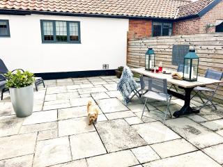 Bertie by The Suffolk Cottage Collection - Chillesford - 1