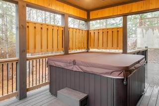 Rustic Escape Hot Tub & BBQ - Broken Bow - 9