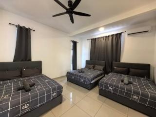 Family Room with Private Bathroom - Padang Serai - 2