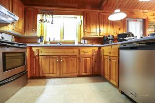 Sherbrooke Lake Cottage with Private Beach - Mahone Bay - 8
