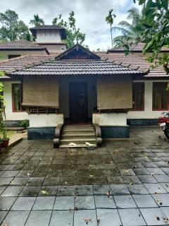Utthara Tharavadu - Irinjālakuda - 0