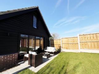 Blackberry Barn by The Suffolk Cottage Collection - Long Melford - 9