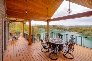 Tranquility Lake Getaway with Hot Tub on 27 Acres! - Columbia - 0