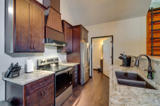 Tranquility Lake Getaway with Hot Tub on 27 Acres! - Columbia - 1