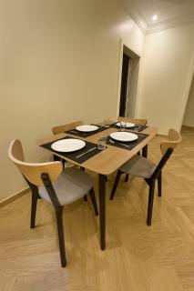 Stylish 3BR Smart TV & Wi-Fi - Jeddah - 5