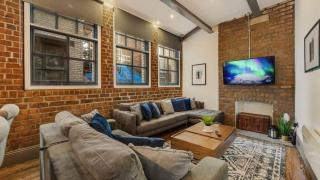 Stylish Apartment for 8 Guests - Liverpool - 0