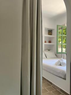 Two houses and an arch - Ariadne and Aristeidis apartments - 0