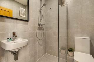 Stylish Apartment for 8 Guests - Liverpool - 6