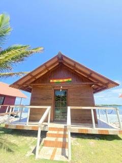 Cabin over the sea on Guarsidub Island - Panama-Stadt - 5