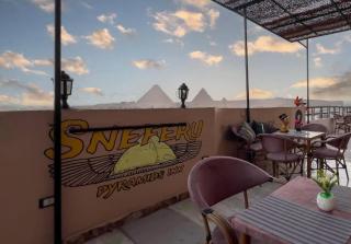 three pyramids view & jacuzii - Cairo - 4