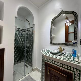 Spacious 2-Bedroom Apartment with Large Terrace - Tangeri - 4