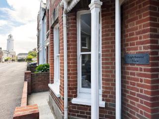 Lighthouse View by The Suffolk Cottage Collection - Southwold - 0