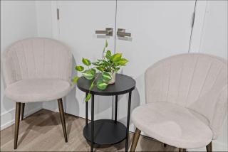 Cozy APT With Mini Golf, Basement Sleeps 10 - 6