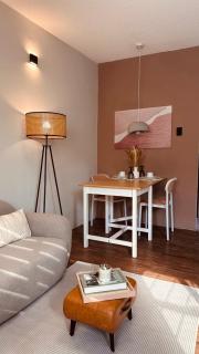 Melt & Laze Cozy Stylish Aesthetic Relaxing House - - 4