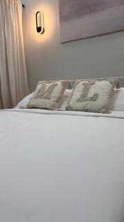 Melt & Laze Cozy Stylish Aesthetic Relaxing House - - 2