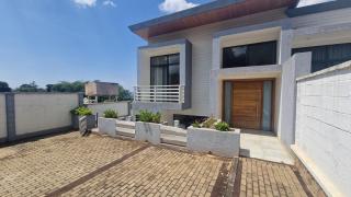 Home in Kiyovu - Kigali - 0