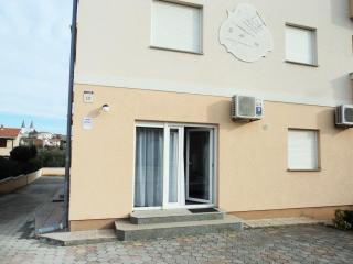 Charming studio for couples near beach AC parking - 5