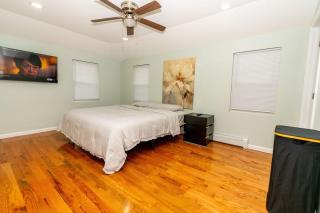 A cozy serene 3 BDR, 2 full baths near JFK & Laguardia Airport - Laurelton - 1