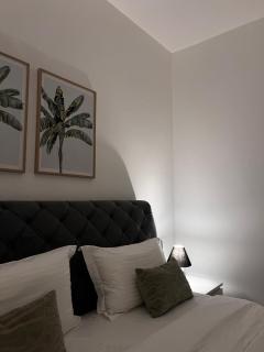 luxurious apartment 1BR Stay steps to Ferrari & Warner Bros Yas Mall - 7