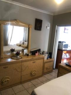 Cottage in Southern Suburbs Rosentienville - Johannesburg - 7