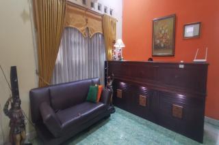 OYO 94671 Classic Guesthouse - Balikpapan - 5