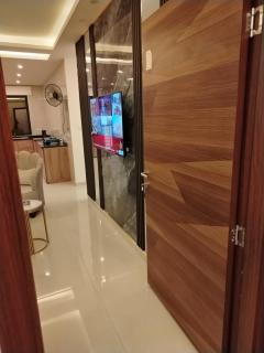 طبربور خلف صالة ليالي الشرق مفروش طابق ثاني ثلاث غرف واحده ماستر سته اسره ثلاث حمامات صاله ضيوف ومطبخ مفتوح على بعض مصعد - Amman - 3