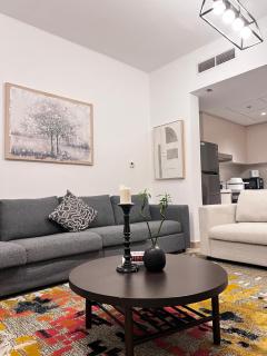 luxurious apartment in Yas Waters Edge with free pool and gym access - Sabkhah - 9