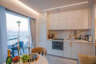 THE OCEAN - Luxury Apartment at the Harbor - 2