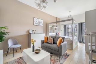 Luxury Studio Apartment - 9