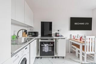 Cozy living in 3 Bedroom 5 Beds with Free Parking - Birmingham - 8