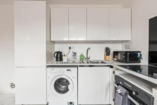 Cozy living in 3 Bedroom 5 Beds with Free Parking - Birmingham - 7