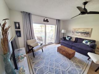 Ocean View 2 Bed, 2 bath, Steps to the Beach - Spanish Trace 240 - Coquina Gables - 7