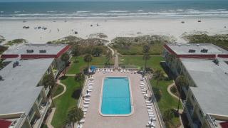 Ocean View 2 Bed, 2 bath, Steps to the Beach - Spanish Trace 240 - Coquina Gables - 6