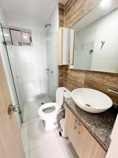 Confort & estilo cerca del Centro con 3 hab y Piscina - - 3