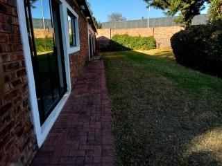 Pvt Guesthouse 2 hour Stay Booking - Johannesburg - 7