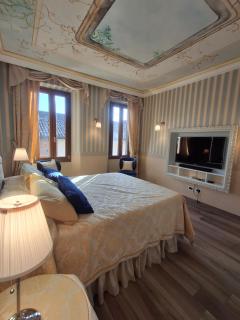 E R Suite - Cremona - 2