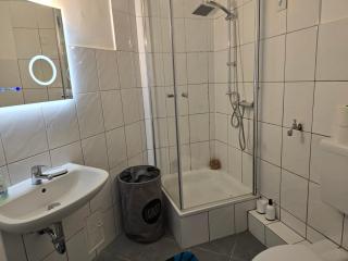 Apartment in Krefeld City with Balcony - Krefeld - 4