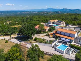 Villa LULU with heated pool, sauna & hot tub - Labin - 9