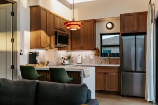 Chic Casita w BBQ, Patio, Backyard - 4 min to SDSU, 15 mins to beach, Unit B - 8