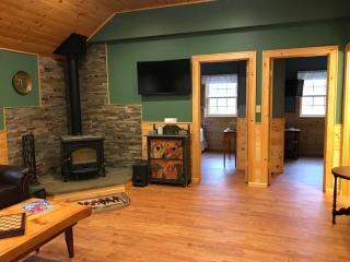 Private wooded Cottage, close to many activities! - Roscoe - 0